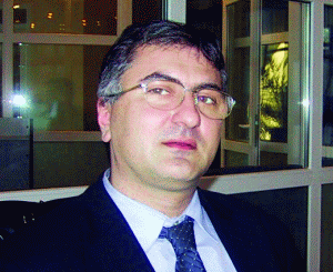 După oprirea şedinţei de tranzacţionare de la Bursa de Valori Bucureşti, domnul Nicolae Gherguş, preşedintele casei de brokeraj "Confident Invest", ne-a declarat în cadrul unui interviu că oamenii sunt încrezători, deşi bursa nu se află în perioada sa de glorie, iar lumea este calmă şi relaxată.