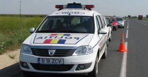 Prezenţa maşinilor de poliţie cu radar trebuie presemnalizată
