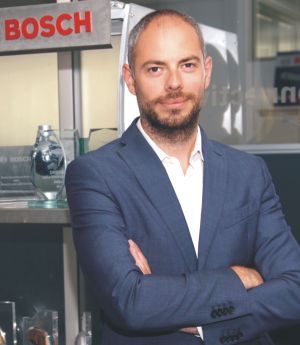 Alexandru Chiriţă: "Încercăm să ne educăm noi, pentru a putea fi mai aproape de utilizatorii noştri. În acest sens, ne vom remodela website-urile, platforma B2B, iar comunicarea noastră se va desfăşura cu preponderenţă direct către aceştia; va fi necesar să le putem răspunde mai rapid la întrebări, ofertele noastre să se poată plia pe nevoile lor. Produsele noastre vor fi dezvoltate împreună cu utilizatorii, acest lucru fiind un punct de cotitură în mentalitatea noastră, ca organizaţie".