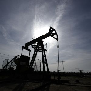 Preţul petrolului, în scădere puternică