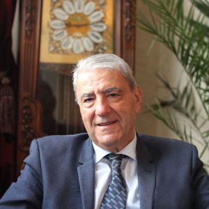 Cristian Pârvan, preşedintele PIAROM, ne-a declarat: "Noi am importat îngrăşăminte, ceea ce este o ruşine. Avem nouă milioane de hectare arabile, iar pentru ele ai nevoie de îngrăşăminte, dacă vrei să faci agricultură industrială".