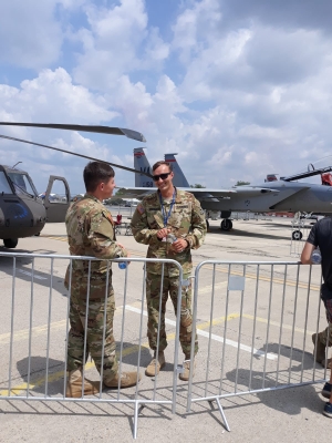 Peste 150 de aeronave, 100 de piloţi