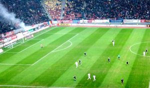 Violenţă, rasism şi fotbal