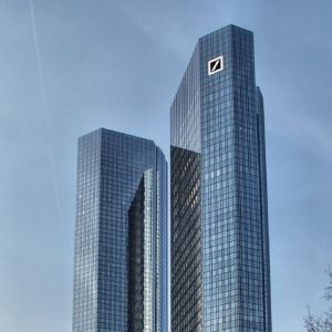Cel mai mare acţionar de la Deutsche Bank vrea să îşi vândă întreaga participaţie