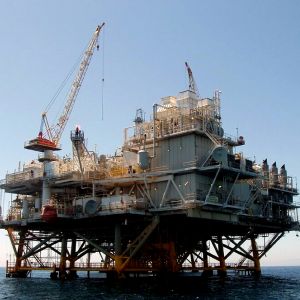 OPEC a revizuit în scădere estimările privind cererea de petrol