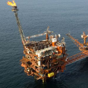 Producţia de ţiţei a Chinei creşte pentru prima oară în ultimii trei ani