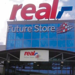 "Metro" scoate la vânzare hipermarketurile "Real"