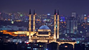 Ankara înlesneşte dobândirea cetăţeniei turce pentru investitorii străini