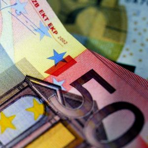 Grecia vrea să urgenteze vânzarea creditelor neperformante