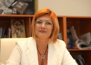 La ieşirea din centrul de reţinere al PoliţieiCapitalei, Carmen Adamescu a spus: "Viaţa bate filmul".