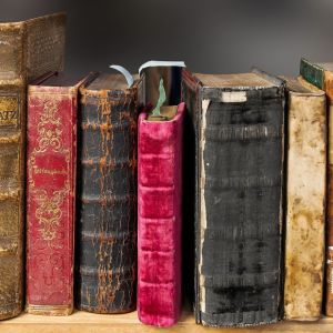 O avere, plătită pentru cărţile preşedintelui Mitterrand