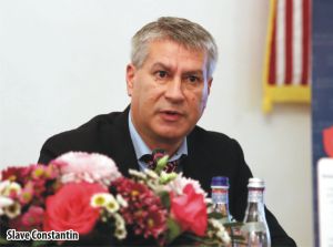 "Actorii implicaţi în derularea proiectelor europene trebuie să stea la aceeaşi masă"