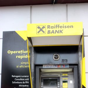 Profitul net al Raiffeisen Bank - în creştere cu 91%