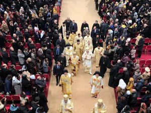 Catedrala Naţională, sfinţită în prezenta a peste 30.000 de creştini
