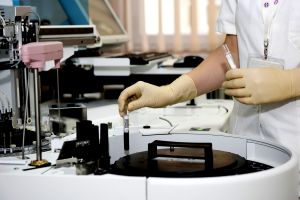 Hepatita C este tratată în ţara noastră cu indiferenţă