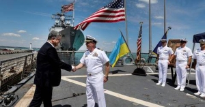 Kievul cere NATO să trimită nave la Marea Azov