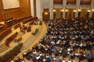 Moţiunea de cenzură - dezbătută şi supusă votului mâine