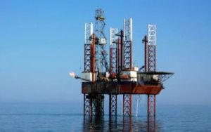 Legea offshore modificată, promulgată de preşedintele Iohannis