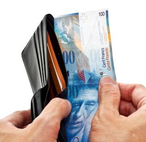 Împrumutaţii în CHF pregătesc o manifestare de protest