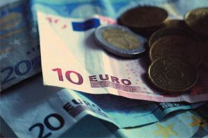 Bulgaria va adera la zona euro cel mai devreme în 2022