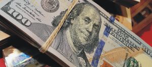 65% dintre companiile cu venituri de peste un miliard de dolari planifică o achiziţie