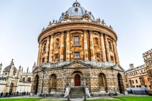 Universitatea Oxford nu mai acceptă finanţare de la Huawei