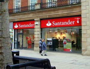 Santander închide 140 de bănci în Marea Britanie