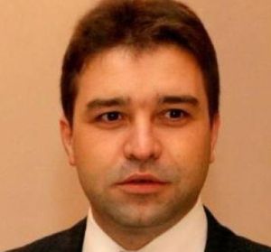 "Îmi doresc ca toate Societăţile de Investiţii Financiare să fie la fel de implicate, să-şi manifeste activ rolul în economia reală şi în piaţa de capital, investind şi creând parteneriate pentru dezvoltare", a declarat Nicu Buică.