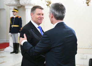 Klaus Iohannis şi Jens Stoltenberg (Sursa foto: Twitter)