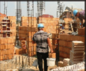Construcţiile, ritm la jumătate 