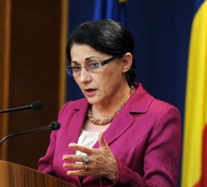 Ministrul Educaţiei invită profesorii să descopere beneficiile internetului