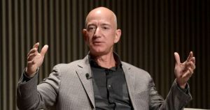 Jeff Bezos (Sursa foto: Twitter)