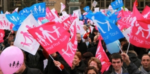 Parlamentul European cere protecţie pentru homosexuali