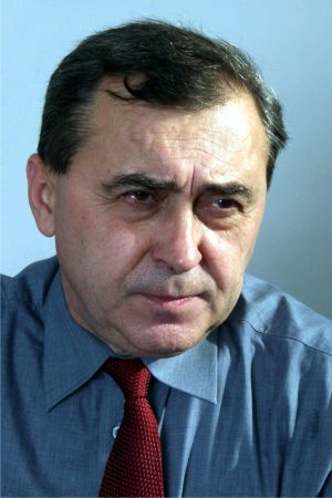 Nicolae Oacă: "Ţinând seama de preconizata licitaţie de spectru 5G, de impactul OUG 114/2018, dar şi de «problema Huawei» este posibil ca lucrurile să se complice în ţara noastră, ar fi deci de aşteptat o întârziere a lansării reţelelor şi serviciilor 5G, posibil la tarife mai mari".