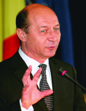 "Votul uninominal, departe de a curăţa radical clasa politică"