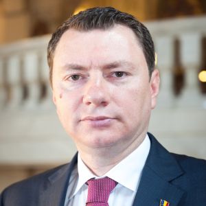 Consilierul prezidenţial Cosmin Marinescu: "Prognozele macroeconomice aflate la baza proiectului de buget pentru 2019 sunt excesiv de optimiste, de unde rezultă o serie de riscuri în planul stabilităţii finanţelor publice".