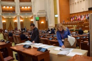  Moţiune simplă împotriva ministrului Finanţelor, depusă de USR, PNL şi PMP