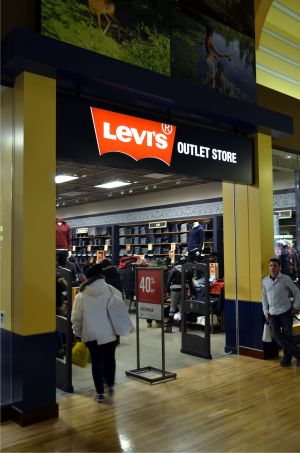 Levi Strauss vrea să obţină peste 550 milioane de dolari din IPO