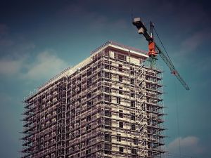 Piaţa imobiliară va înregistra un stoc nou de proprietăţi comerciale, în creştere cu 37% 