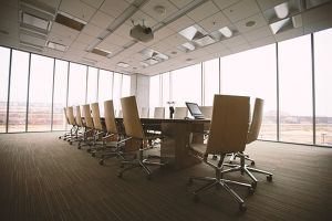 Lipsa forţei de muncă suficiente a afectat cu 10% profiturile companiilor din România