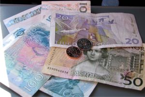 Băncile suedeze, posibil să fie obligate să intermedieze tranzacţii cu numerar