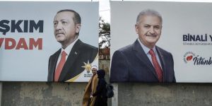 Erdogan încearcă să evite înfrângeri în marile oraşe