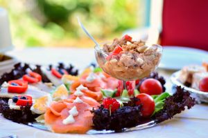 Consumul în exces de somon poate produce boli grave