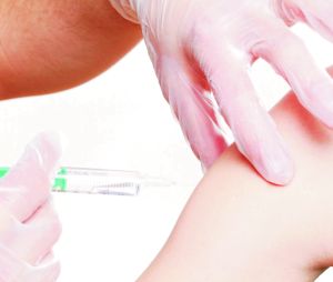 Vaccin contra malariei, testat începând de astăzi