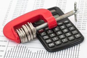 Un consumator din Maramureş a obţinut ştergerea unei datorii de 44.621 de euro