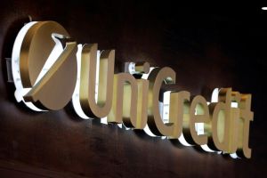 UniCredit pregăteşte reducerea participaţiei sale deţinute la brokerul online FinecoBank