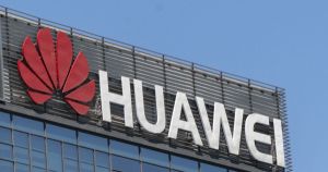 Huawei a lansat smartphone-urile Honor