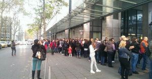 Diaspora, umilinţă de acasă - milă de la străini