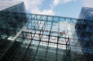 Axel Springer ar putea fi retrasă de la bursă