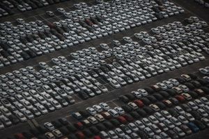 Declinul "dramatic" al producţiei auto a afectat economia britanică